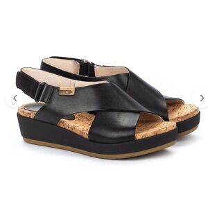 Pikolinos Women's wedge Sandals